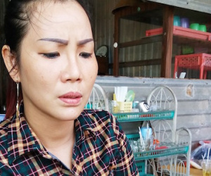 Thiếu phụ tay không chụp dao kẻ đâm mình nhiều nhát