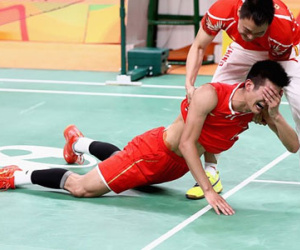 Chen Long khóc nức nở khi đả bại Lee Chong Wei