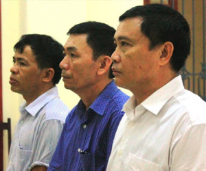 Ba cán bộ kiểm lâm hầu tòa vì đòi "chung chi" 20 triệu đồng