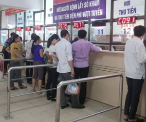 Lạ: Bệnh viện vừa lên hạng lại ồ ạt xin xuống