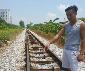 Nhân chứng kể phút cô gái thuê chặt chân tay quằn quại bên đường sắt
