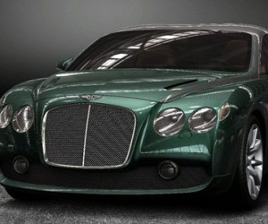 Xe siêu sang Bentley bị "bỏ rơi" ở Quảng Bình
