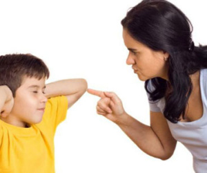 Bố mẹ nghiêm khắc dễ biến con thành kẻ nói dối