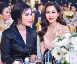 Đặng Thu Thảo rạng rỡ trong tiệc trước chung kết HHVN