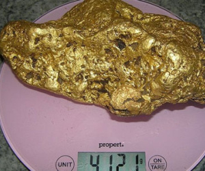 Tưởng nhặt phải rác, hóa ra là cục vàng 4 kg