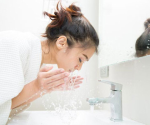 Dấu hiệu bạn đang rửa mặt sai cách