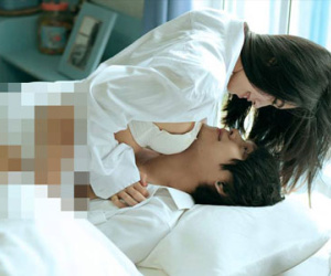 Sốc với bộ ảnh cưới theo phong cách giường chiếu của đôi trẻ