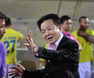 V.League bốn vòng đấu cuối: Quân anh, quân tôi, quân chúng nó