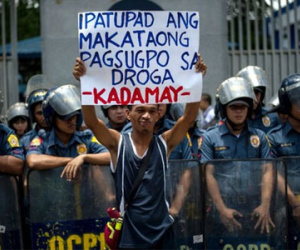 Cảnh sát Philippines kêu gọi người nghiện giết trùm ma tuý