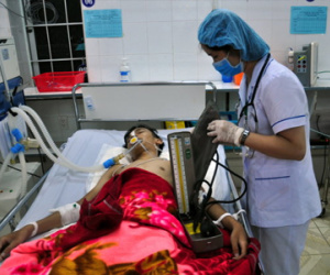 Chơi ở biển Vũng Tàu, một sinh viên bị sét đánh trọng thương