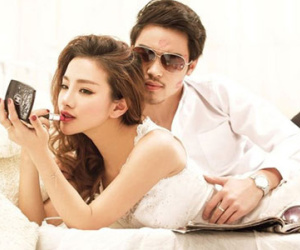 Đàn ông có tiền mới giữ được đàn bà xinh đẹp…