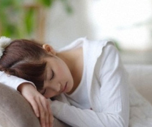 Đêm tân hôn lặng người vì "món quà" của bố chồng