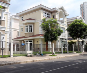 Người Sài Gòn khốn khổ vì mùi hôi