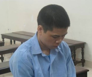 Thanh niên Trung Quốc kề dao cướp tài sản nữ xe ôm