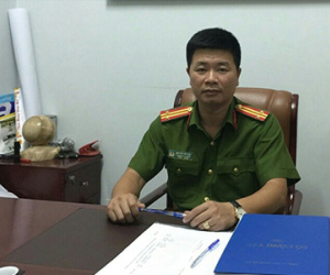 Bắt kẻ trốn truy nã trong đám giỗ quy tụ hàng chục "dân anh chị"