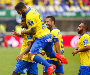 Las Palmas trở lại vị trí dẫn đầu La Liga sau 38 năm