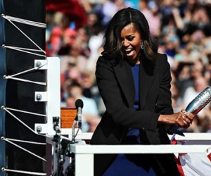 Tàu ngầm được vợ Tổng thống Obama bảo trợ ra nhập hải quân Mỹ