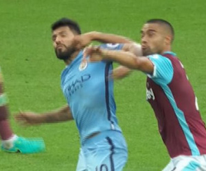 Aguero CHÍNH THỨC bị buộc tội đánh nguội, sắp lĩnh án treo giò 3 trận