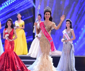Đỗ Mỹ Linh, đừng cúi đầu quá thấp vì vương miện sẽ rơi!