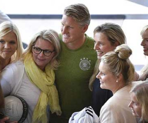 Schweinsteiger cầu xin Mourinho cho một cơ hội