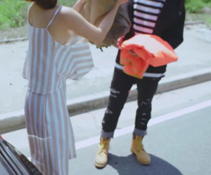 Dân mạng "soi" chi tiết Hoàng Yến Chibi bị nghi lộ ngực trong MV mới