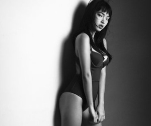 Hot girl Châu Bùi gợi cảm trong bộ ảnh chào tuổi 19