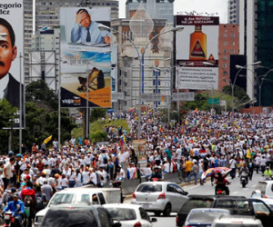 Biển người biểu tình đông như hội ở Venezuela
