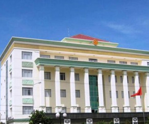 Cục trưởng Cục thuế đề nghị quy hoạch vợ làm cục phó