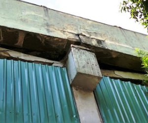 Sau 10 năm khánh thành, gầm cầu tiền tỷ nứt toác, đổ sập