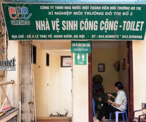 Đi bộ quanh hồ Gươm: Hạn chế đi vệ sinh vì thiếu nước