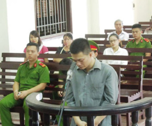 Gã chồng vô nhân tính, dùng kéo giết vợ rồi treo cổ tự tử