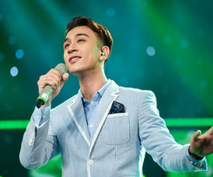 Hot boy Vietnam Idol bị loại khi đang có phong độ cao
