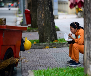Những người không nghỉ lễ ở Sài Gòn