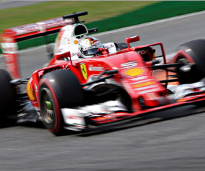 Hamilton giành pole, sánh ngang huyền thoại Senna tại Monza