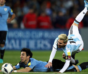 Messi rời tuyển Argentina vì chấn thương