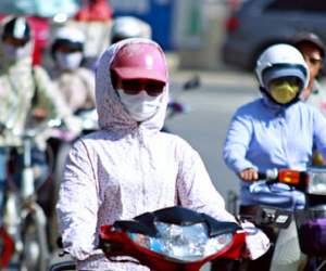 Cả nước nắng chói chang ngày khai giảng