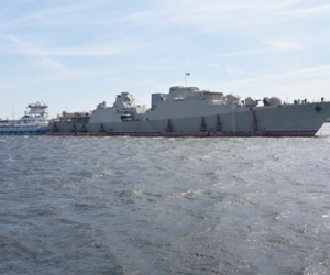 Chùm ảnh tàu chiến Gepard 3 9 thứ ba của Việt Nam ra cửa biển Azov