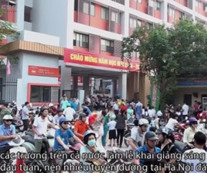 Clip: Giao thông Hà Nội tắc nghẽn ngày khai trường