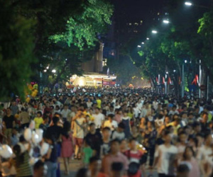 Điều thú vị ở không gian đi bộ hồ Gươm