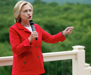 Lý do bà Hillary biến mất 274 ngày giữa lúc "nước sôi lửa bỏng"