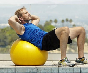 Động tác đơn giản kéo dài thời gian "yêu" cho nam giới