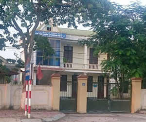 Hai thanh tra giao thông nhận tiền từ tài xế bị thu hồi thẻ ngành