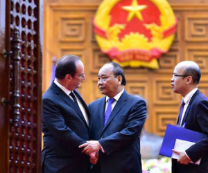 Món quà Thủ tướng Nguyễn Xuân Phúc tặng Tổng thống Pháp Hollande