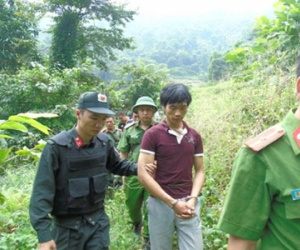 Thảm án Lào Cai: Hung thủ mang súng ẩn náu trong hang sâu