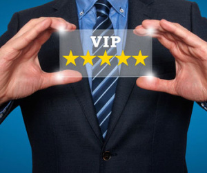 Vì sao các vụ "tố mất tiền" trong tài khoản lại toàn là khách VIP?