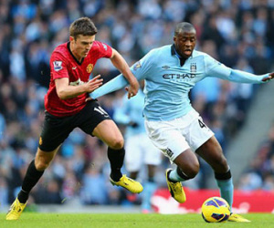 Bị Pep bỏ rơi, Yaya Toure đào tẩu sang MU