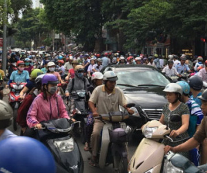 Giao thông Đà Nẵng hỗn loạn vì chặn đường làm hầm