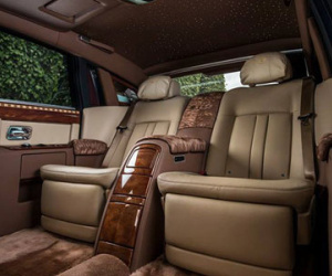 Màu sắc bí ẩn trên Rolls-Royce Phantom “Hoà bình và Vinh quang”