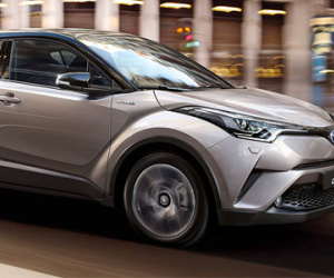 Toyota C-HR rò rỉ giá bán, từ 20.995 bảng Anh
