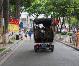 Xe biển xanh không được vào "phố đi bộ" hồ Gươm